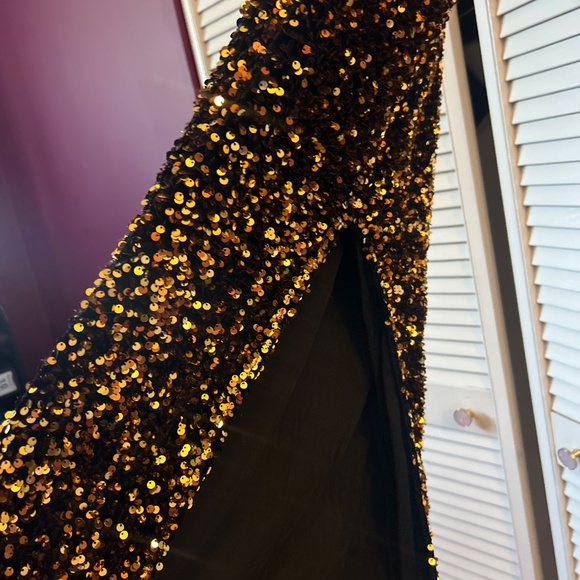 Fashion Nova Becka sequin gown size XL - Picture 5 of 6